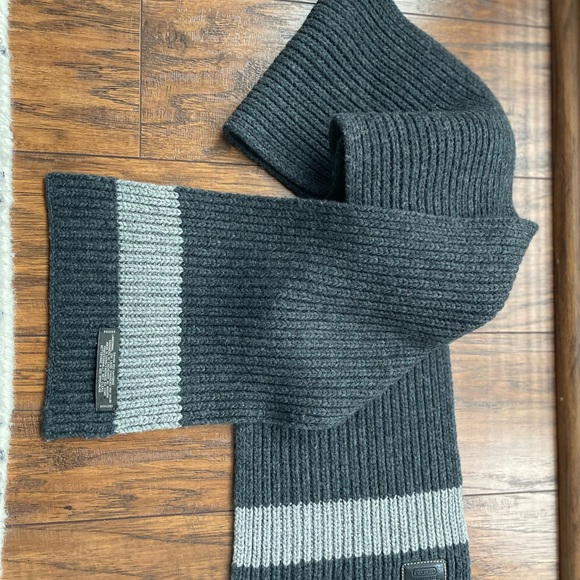 Coach Gray Ribbed Scarf - Picture 3 of 5
